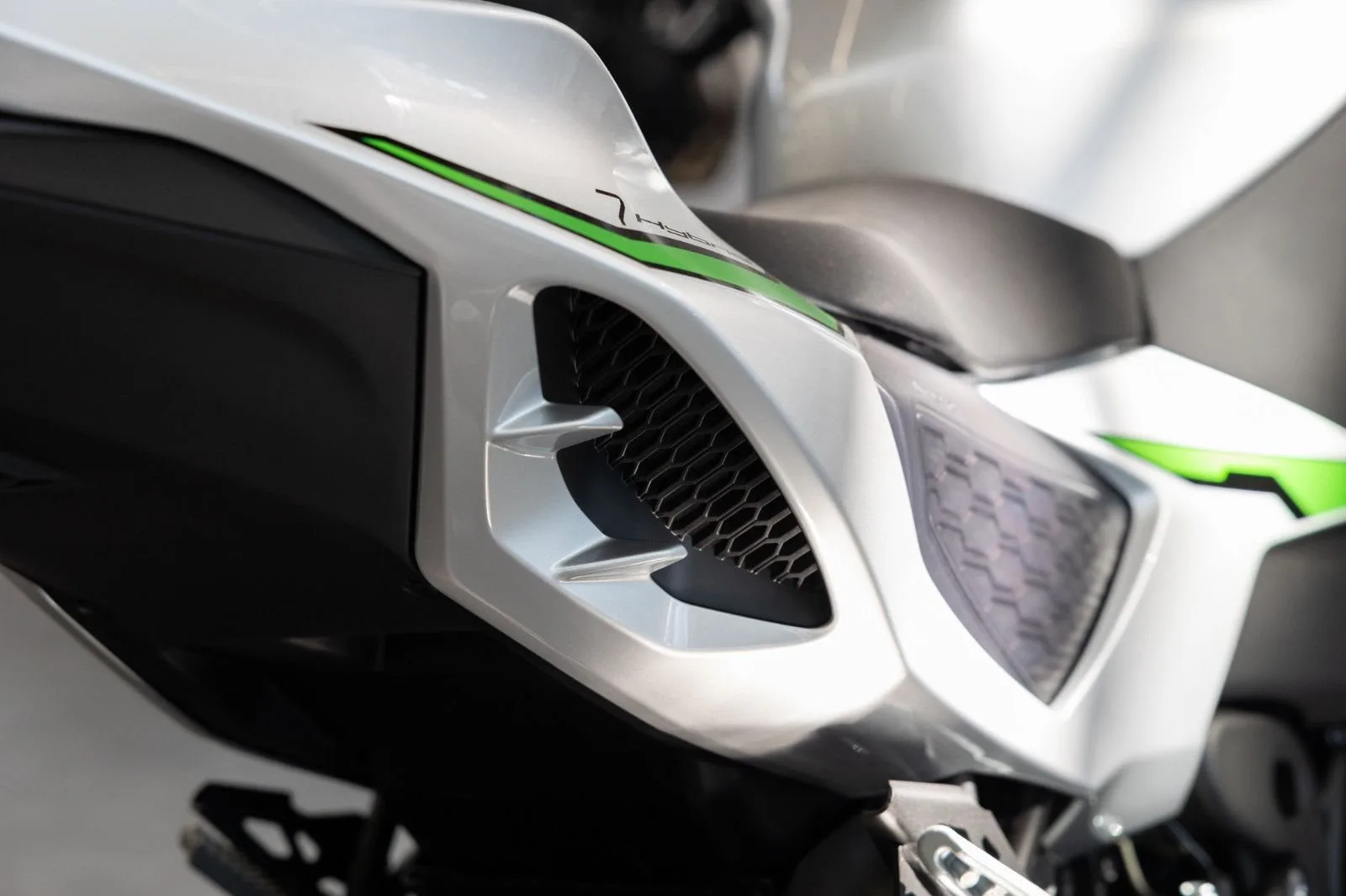 Kawasaki Ninja 7 Hybrid