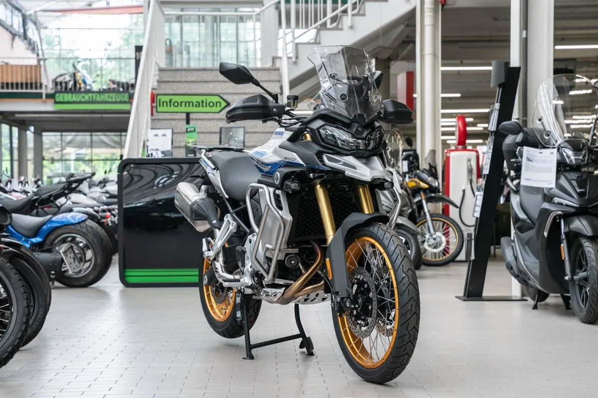 Voge DS900X