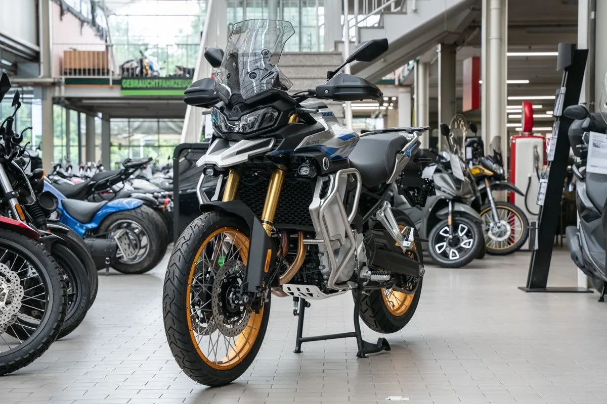 Voge DS900X