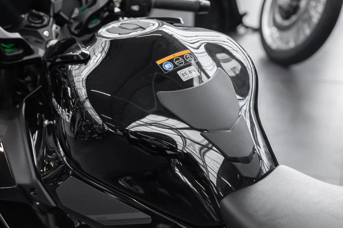 Kawasaki Ninja H2 SX