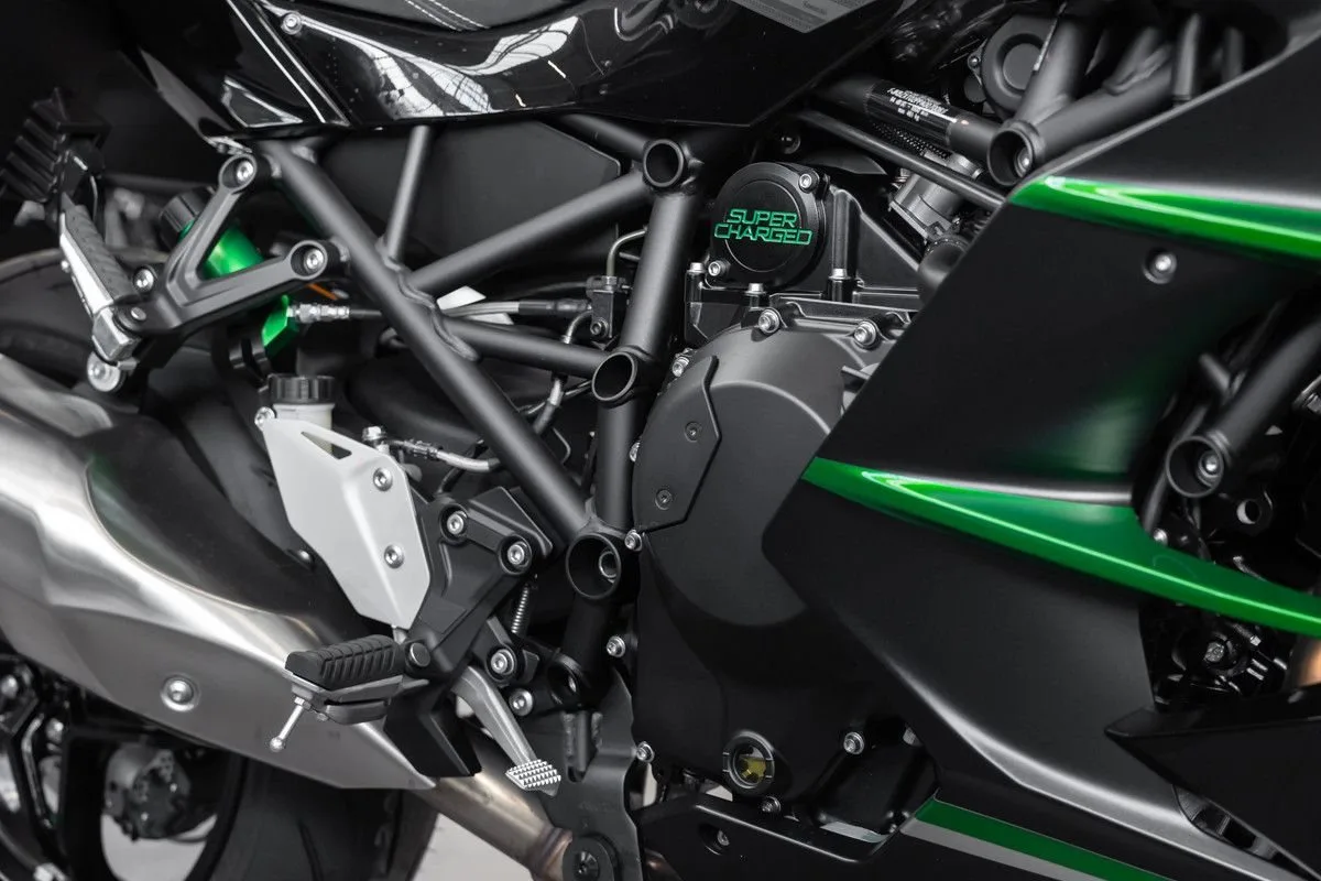 Kawasaki Ninja H2 SX