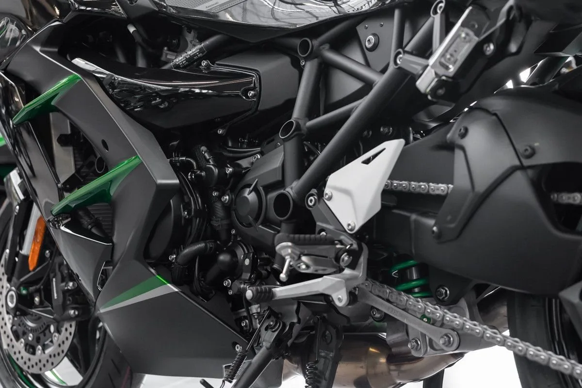 Kawasaki Ninja H2 SX