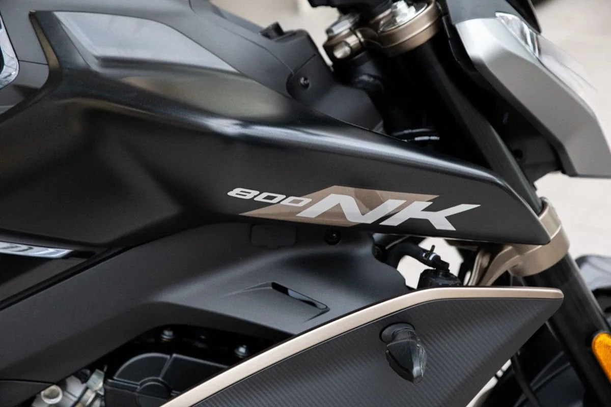 CFMOTO 800NK Sport
