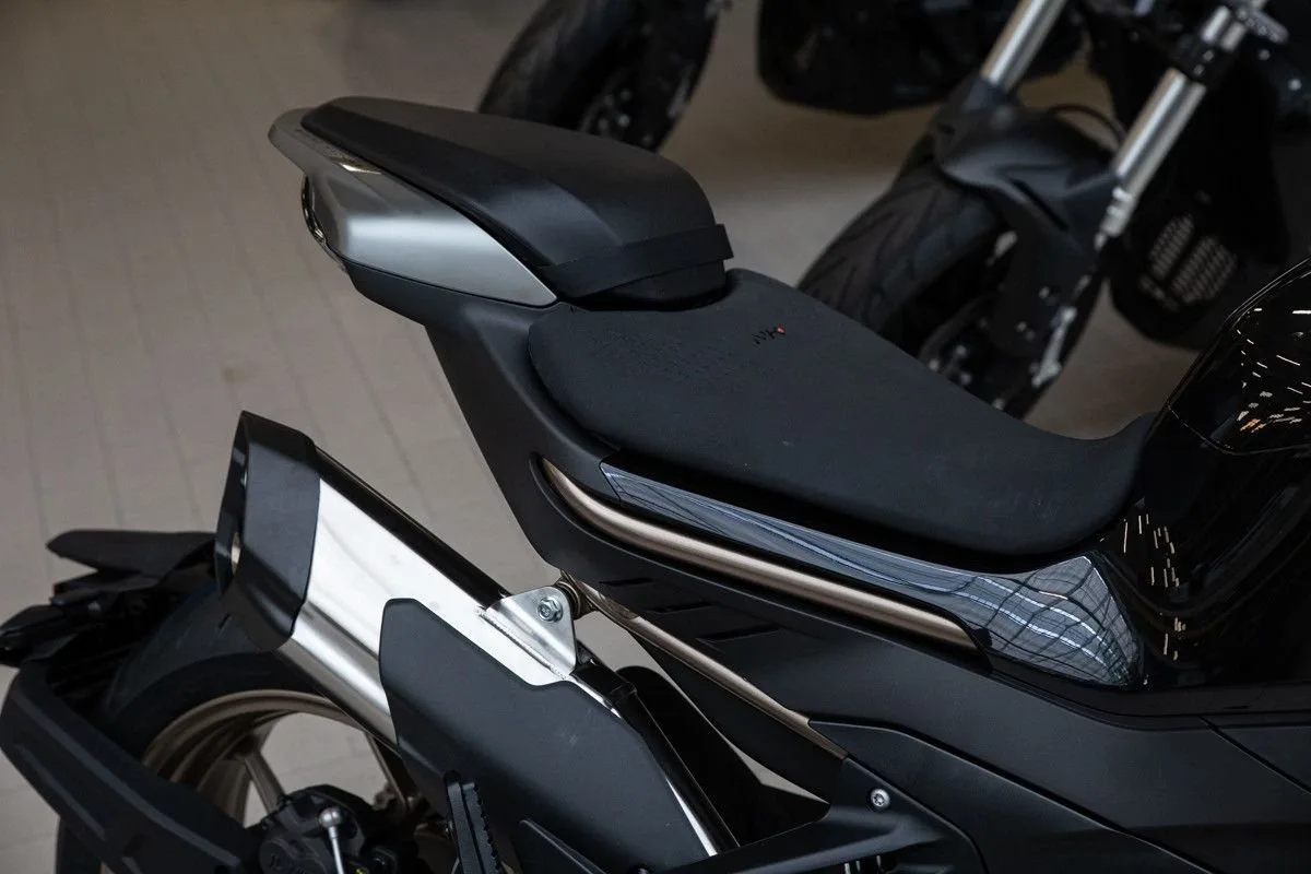 CFMOTO 800NK Sport