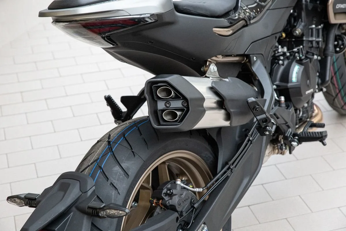 CFMOTO 800NK Sport