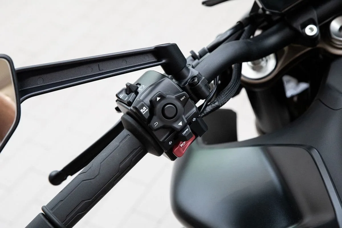 CFMOTO 800NK Sport