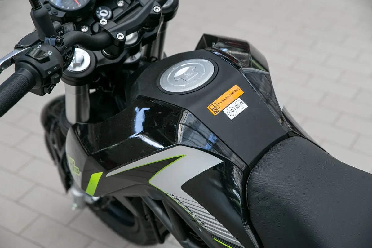 Benelli TnT 125