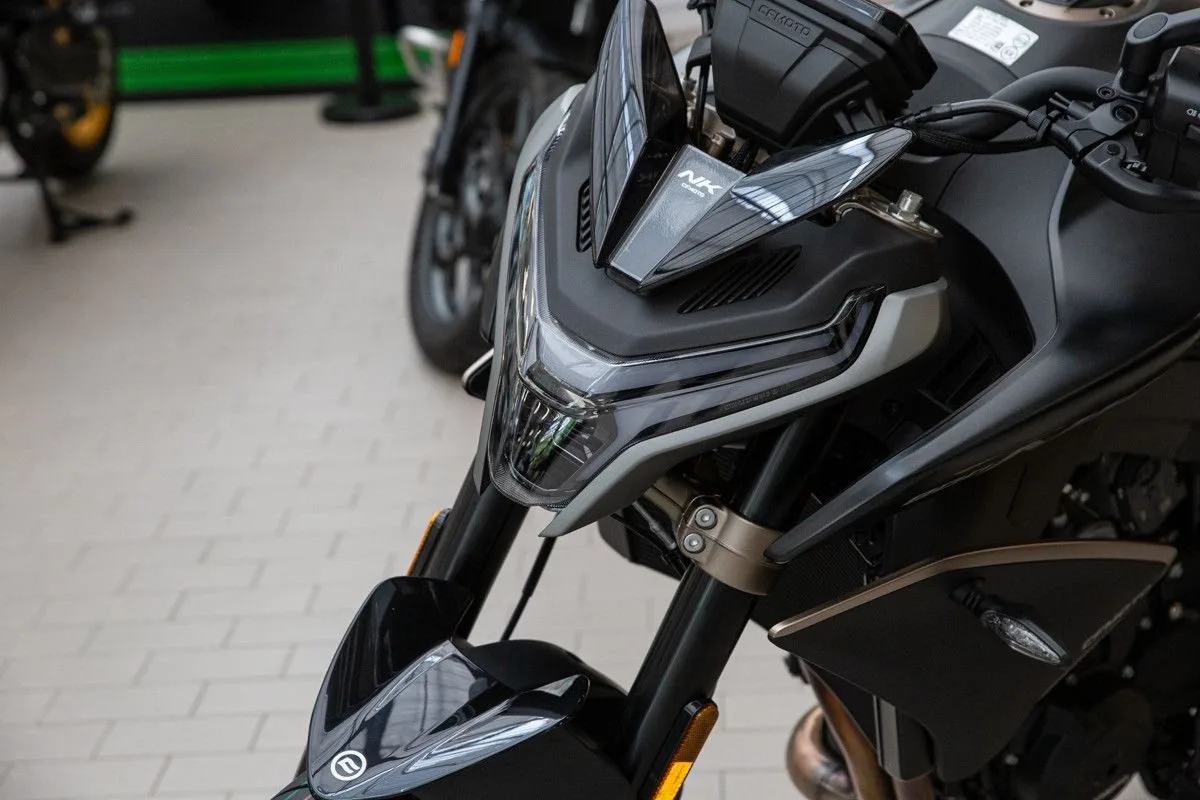 CFMOTO 800NK Sport