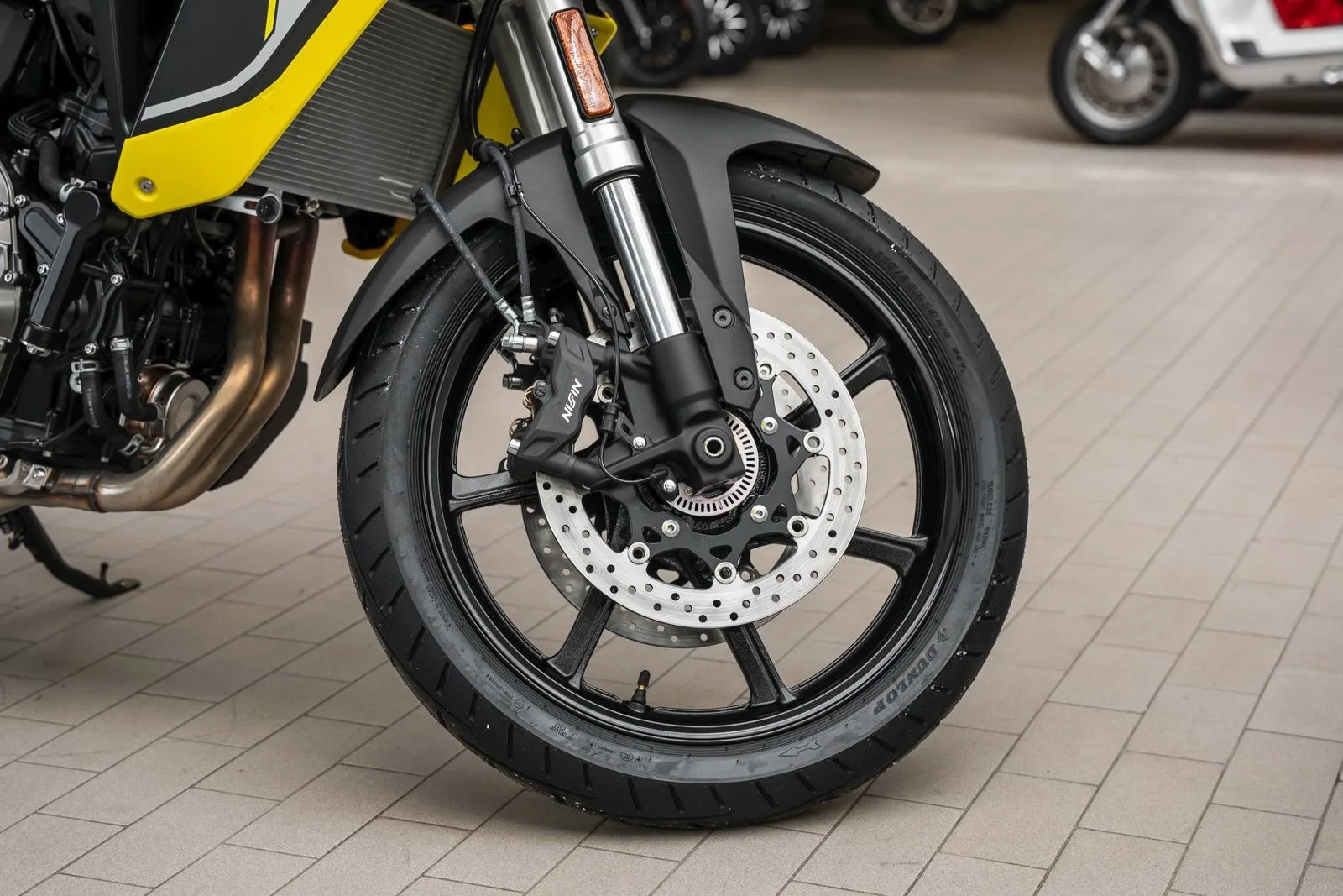 Suzuki V-Strom 800