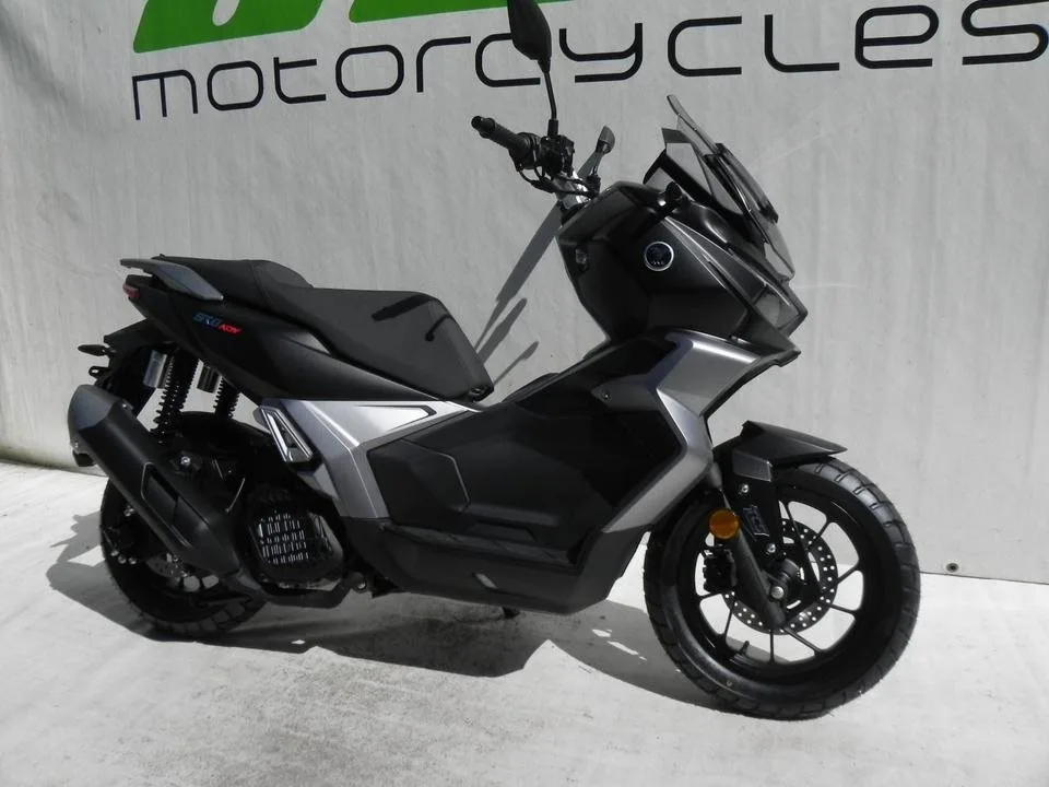 Voge SR1 ADV 125 ABS TCS