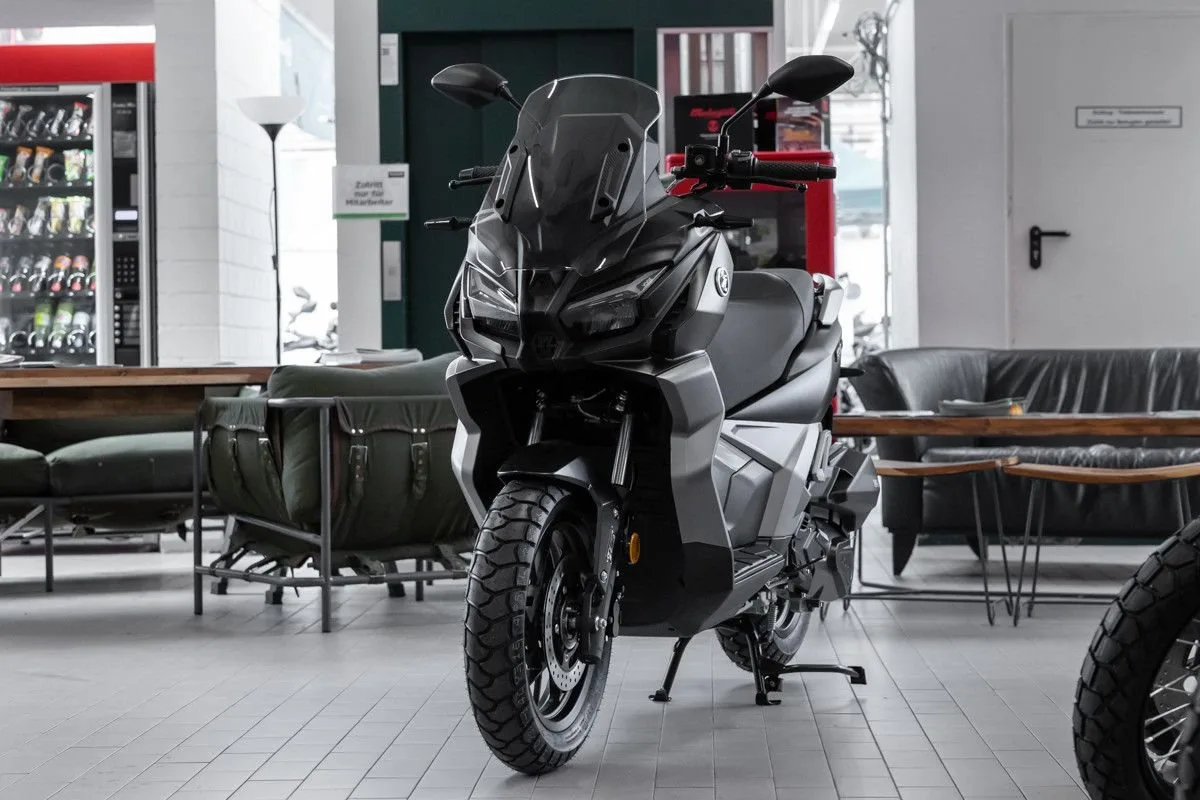Voge SR1 ADV 125 ABS TCS