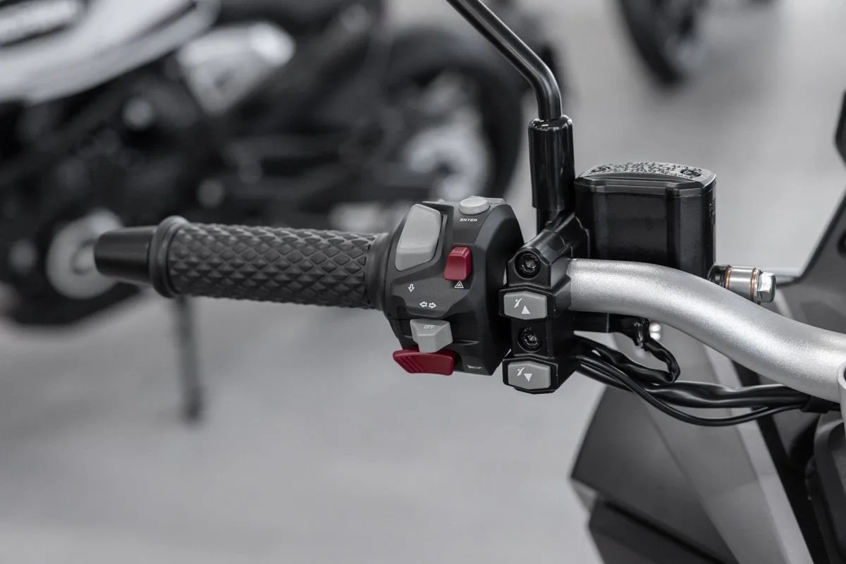 Voge SR1 ADV 125 ABS TCS