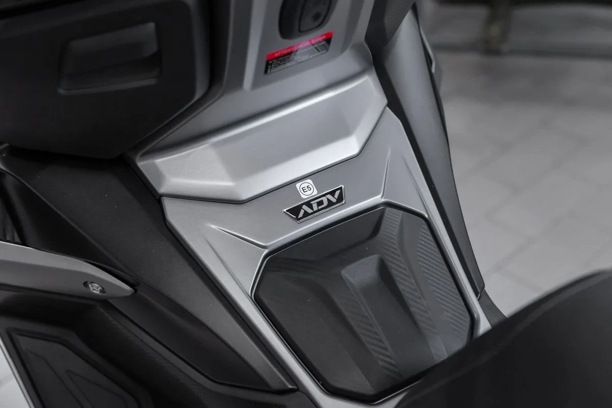 Voge SR1 ADV 125 ABS TCS