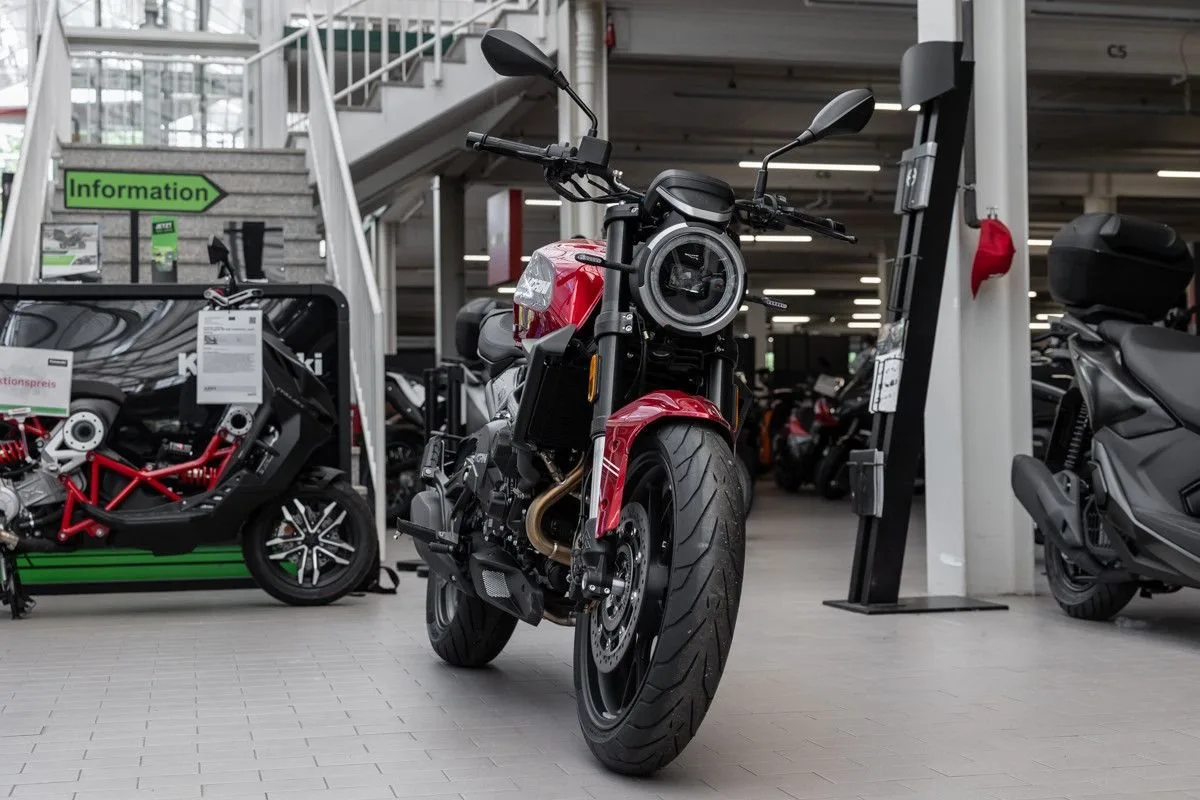 Moto Morini 6 1/2 Seiemmezzo STR