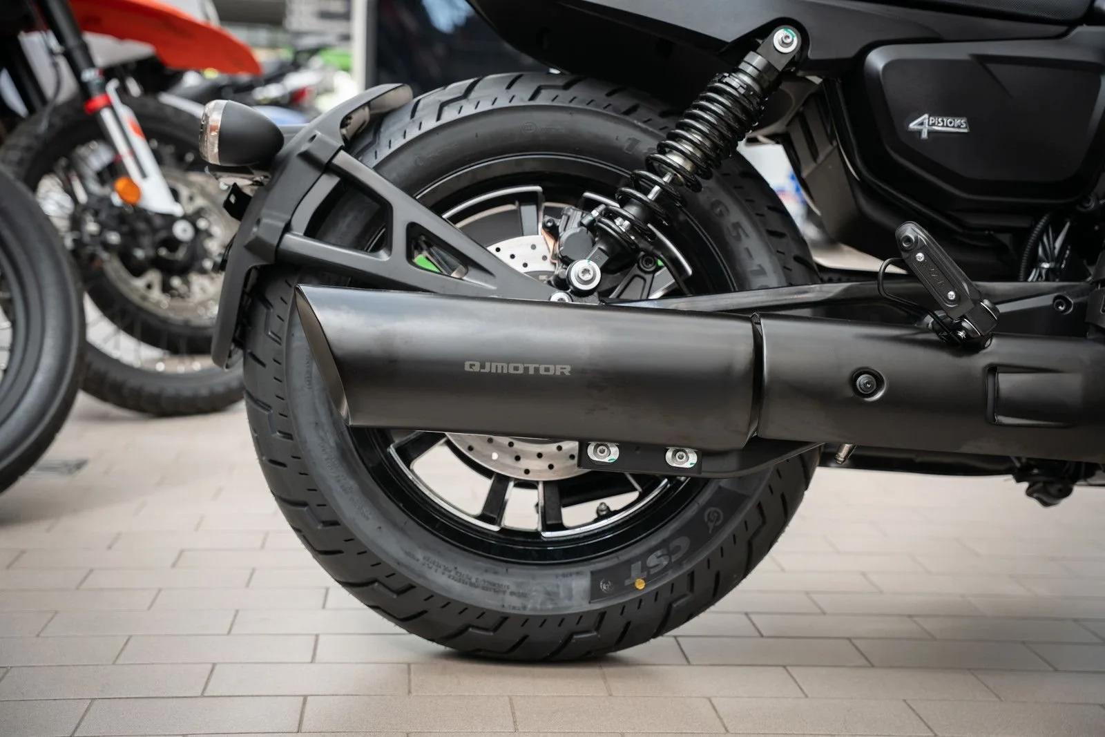 QJ Motor SRV 600V