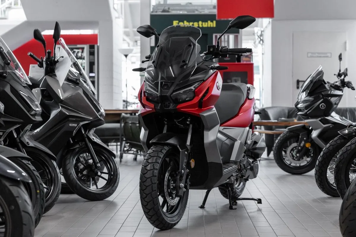 Voge SR1 ADV 125 ABS TCS