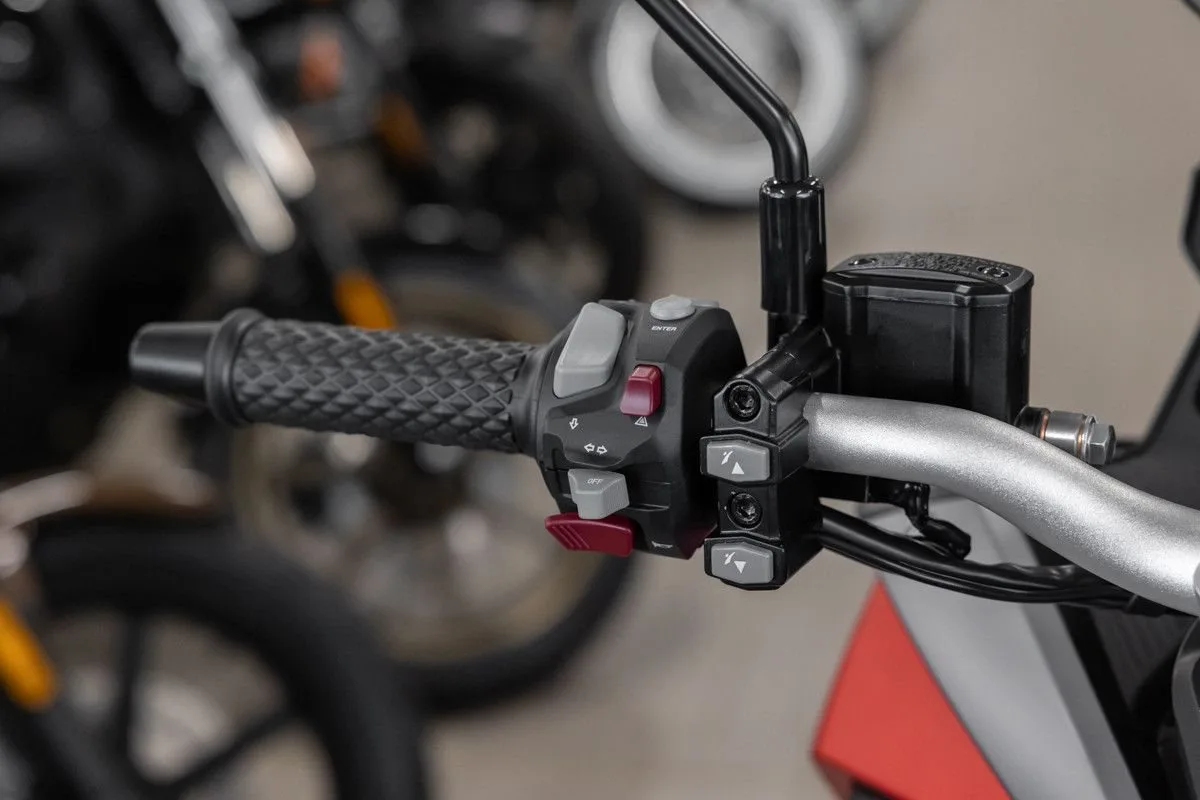 Voge SR1 ADV 125 ABS TCS
