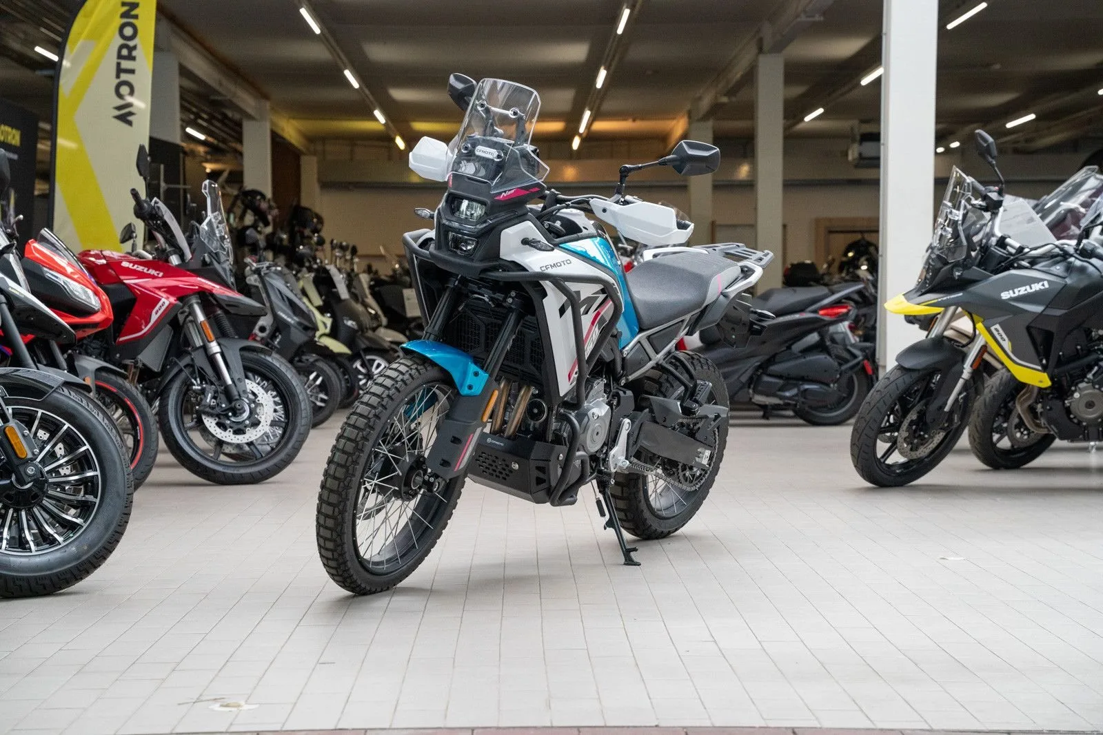 CFMOTO 450MT