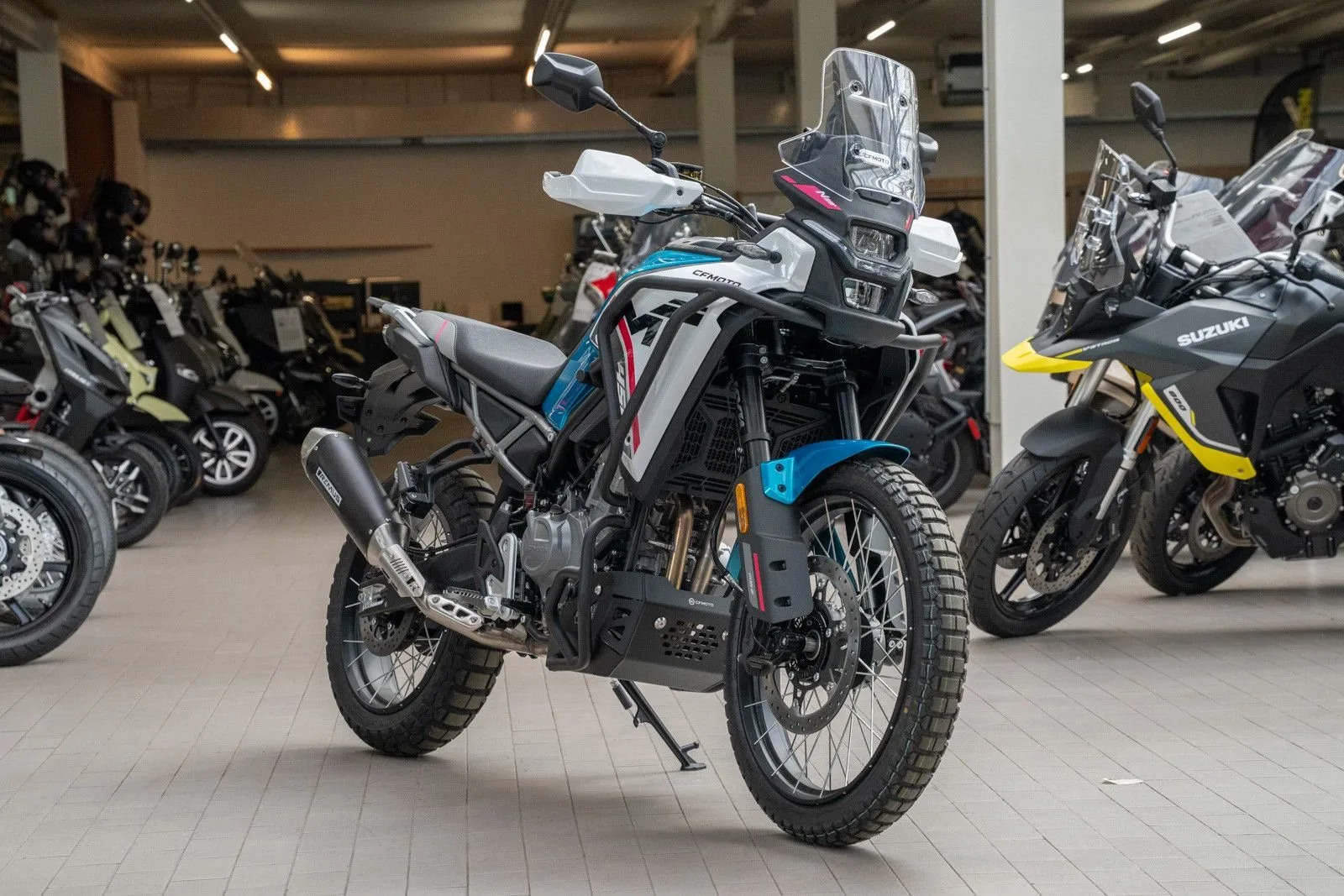 CFMOTO 450MT