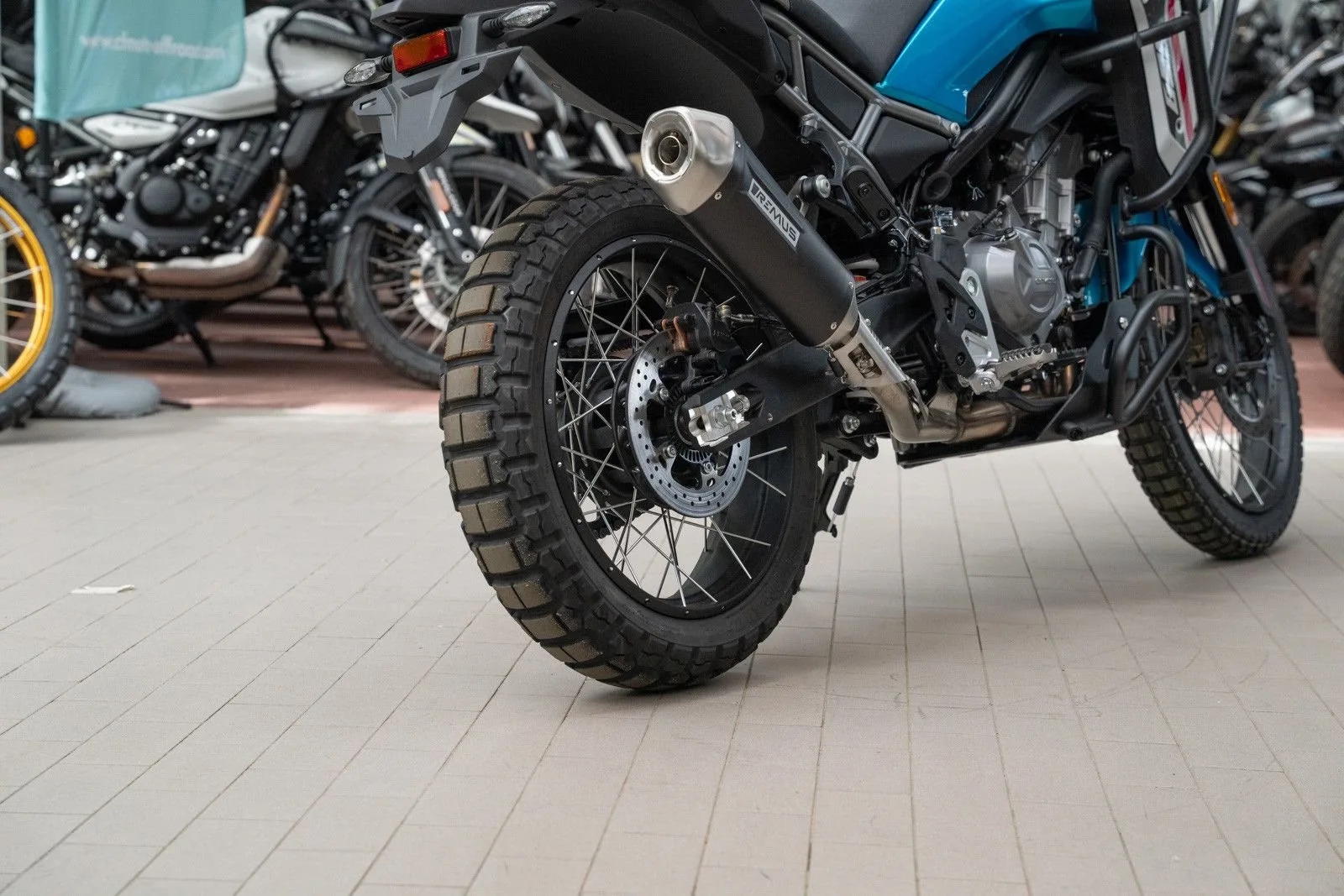 CFMOTO 450MT