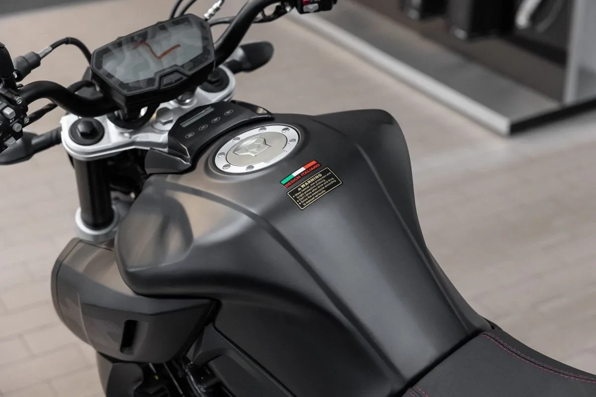 Motobi DL 400 Naked
