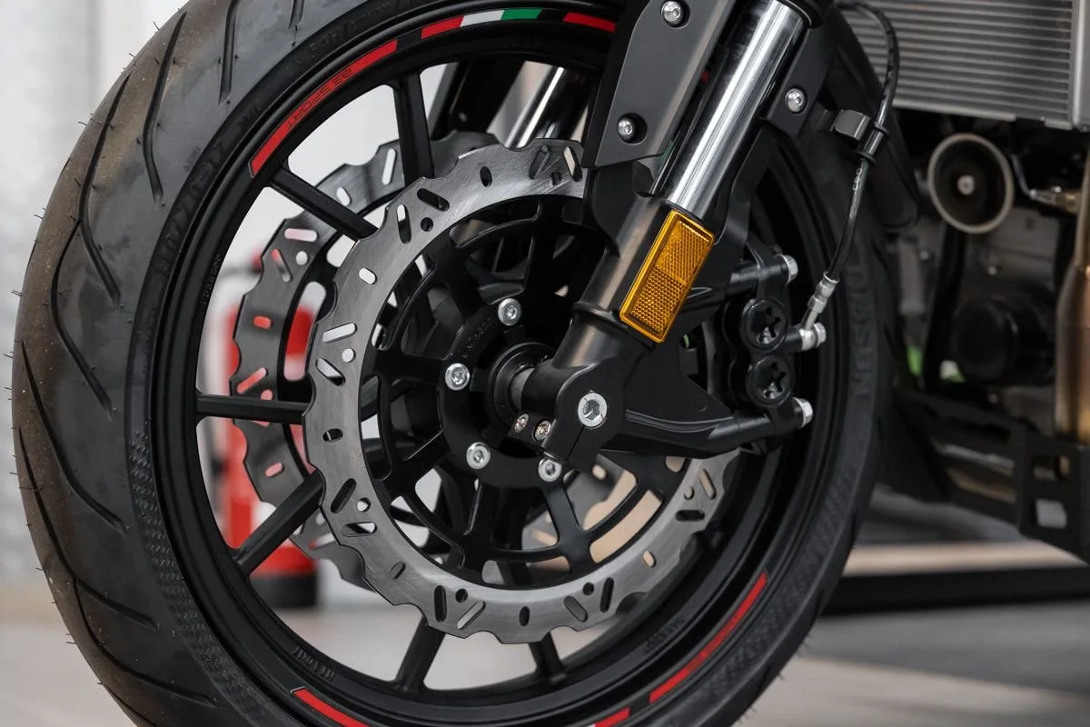 Motobi DL 400 Naked