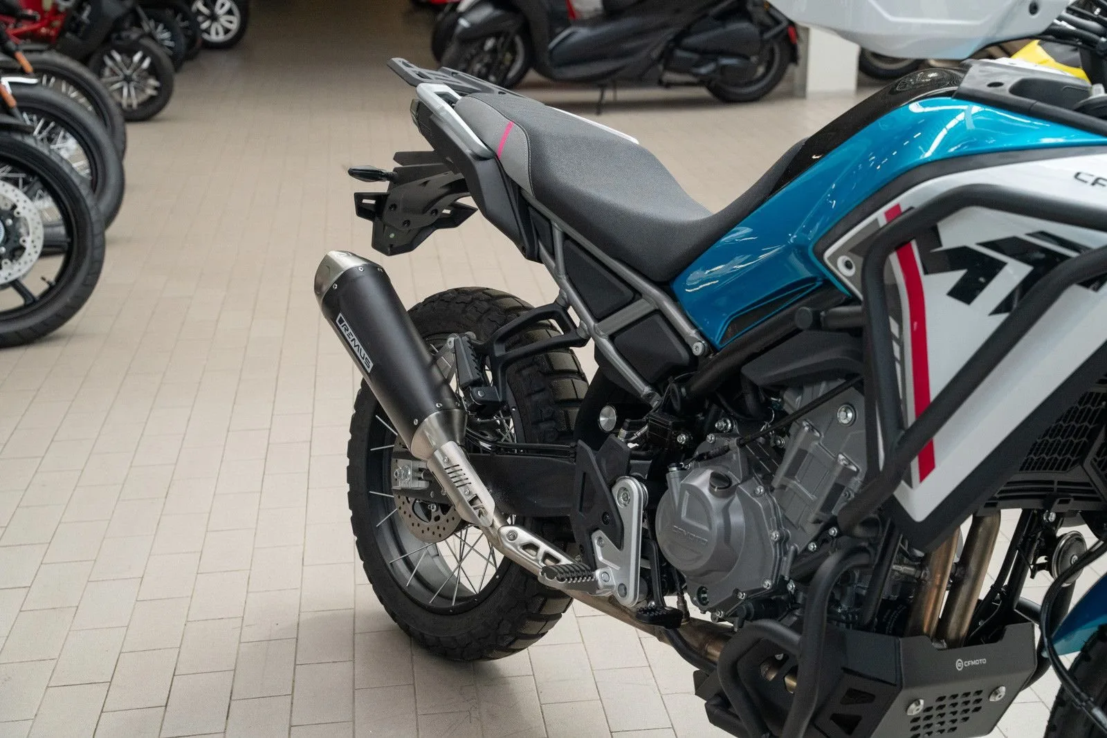 CFMOTO 450MT