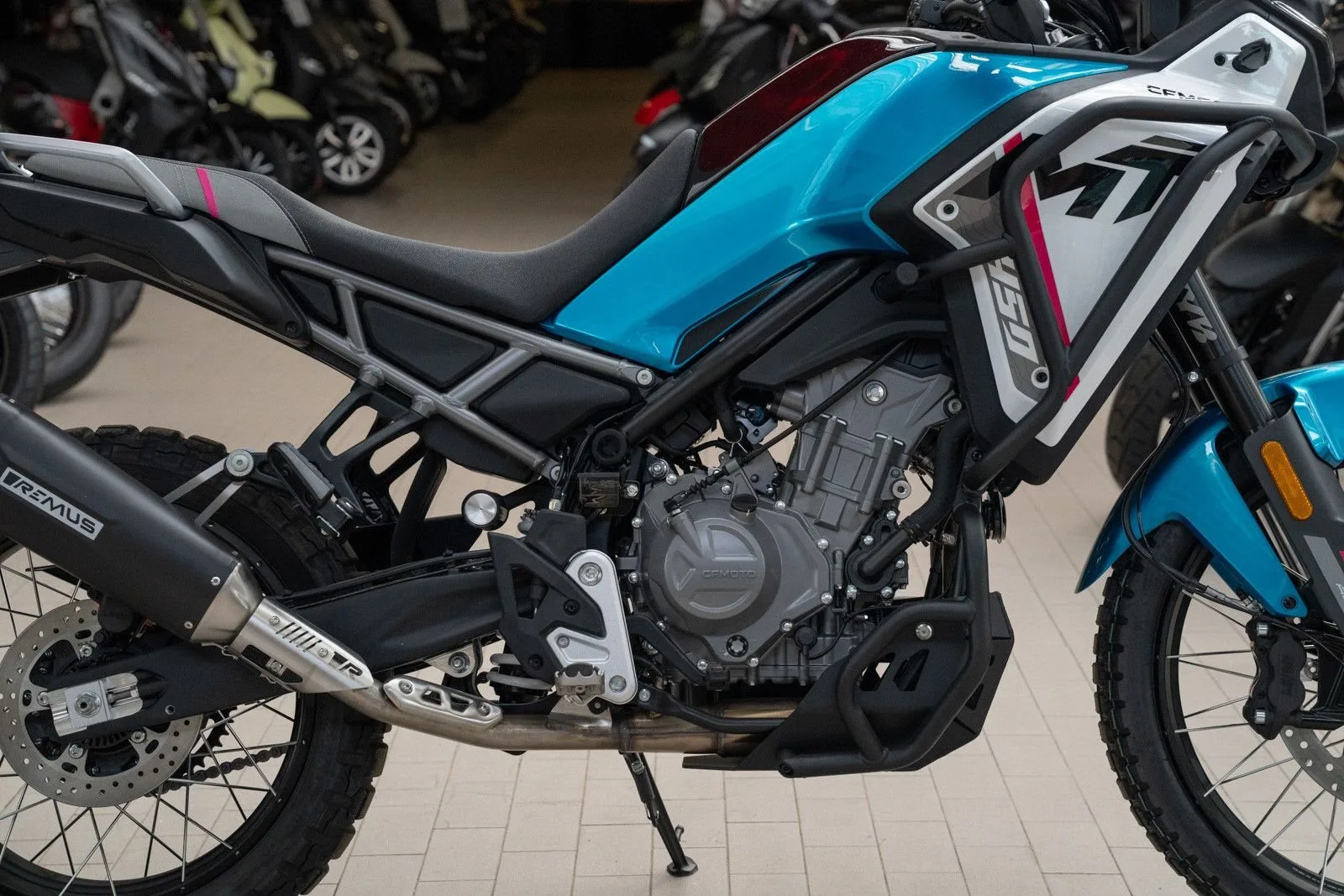 CFMOTO 450MT