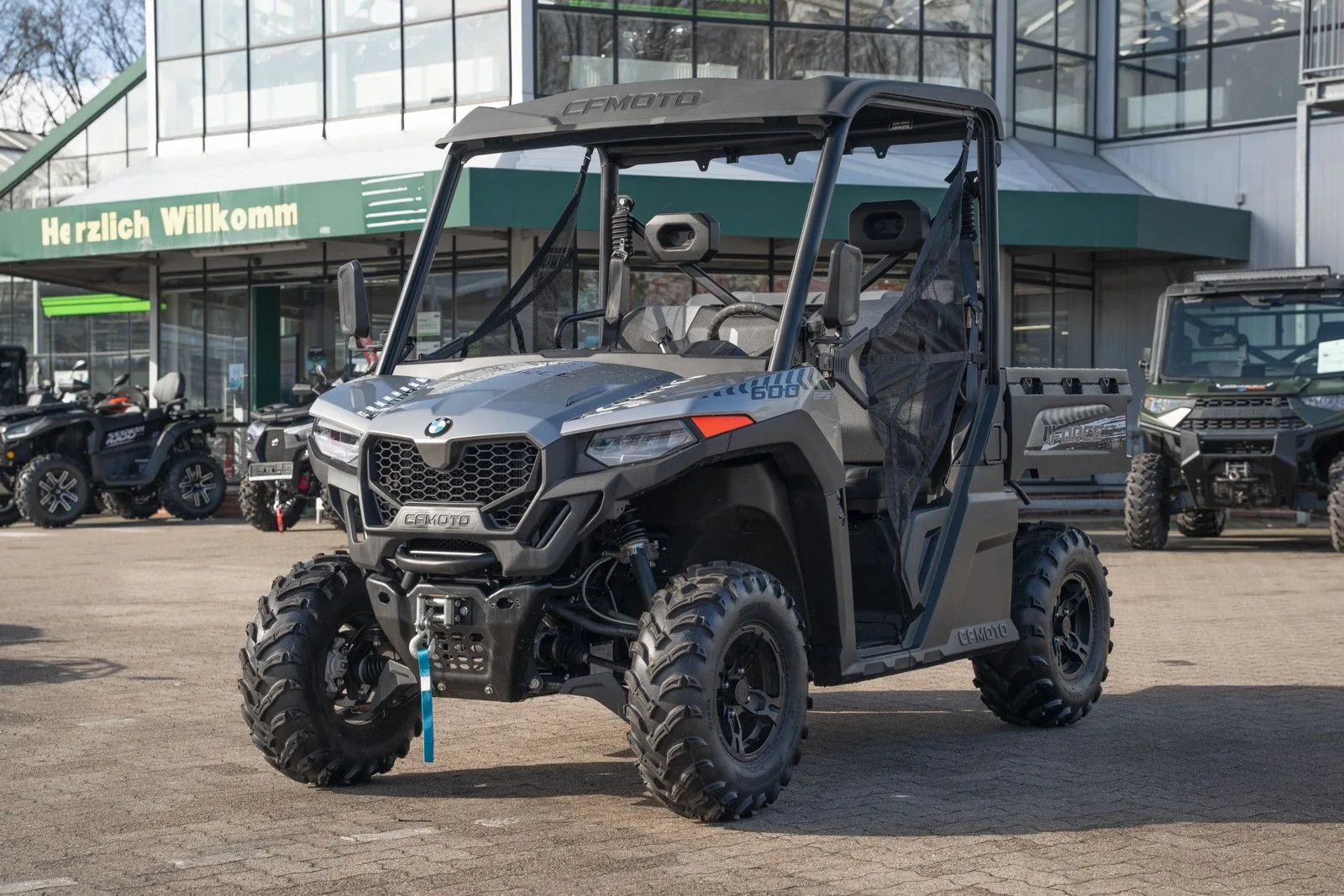 CFMOTO UForce 600