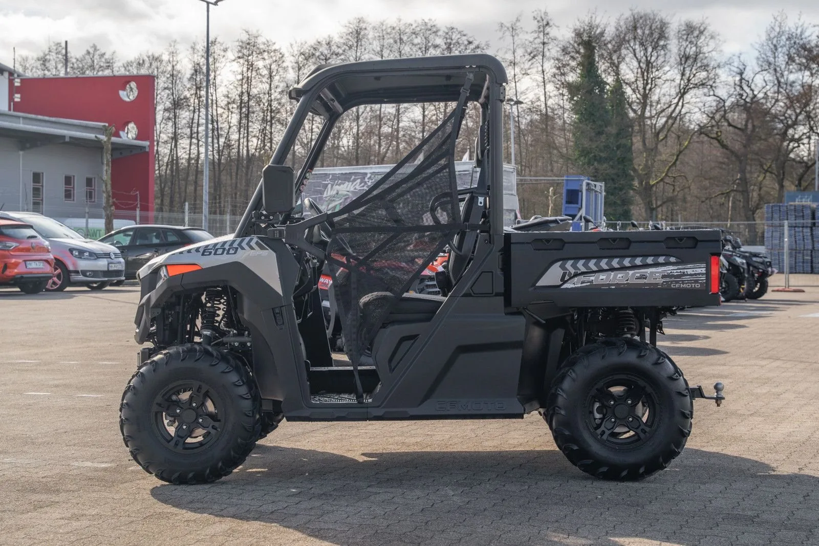 CFMOTO UForce 600