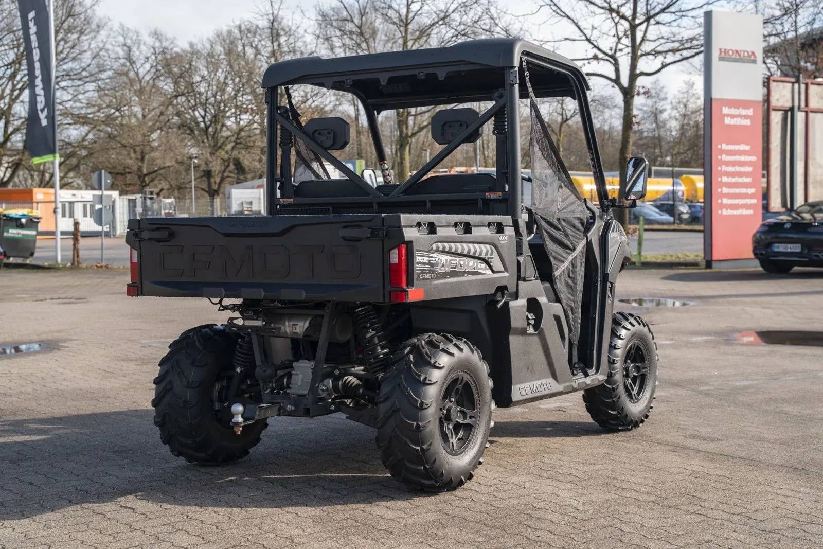 CFMOTO UForce 600