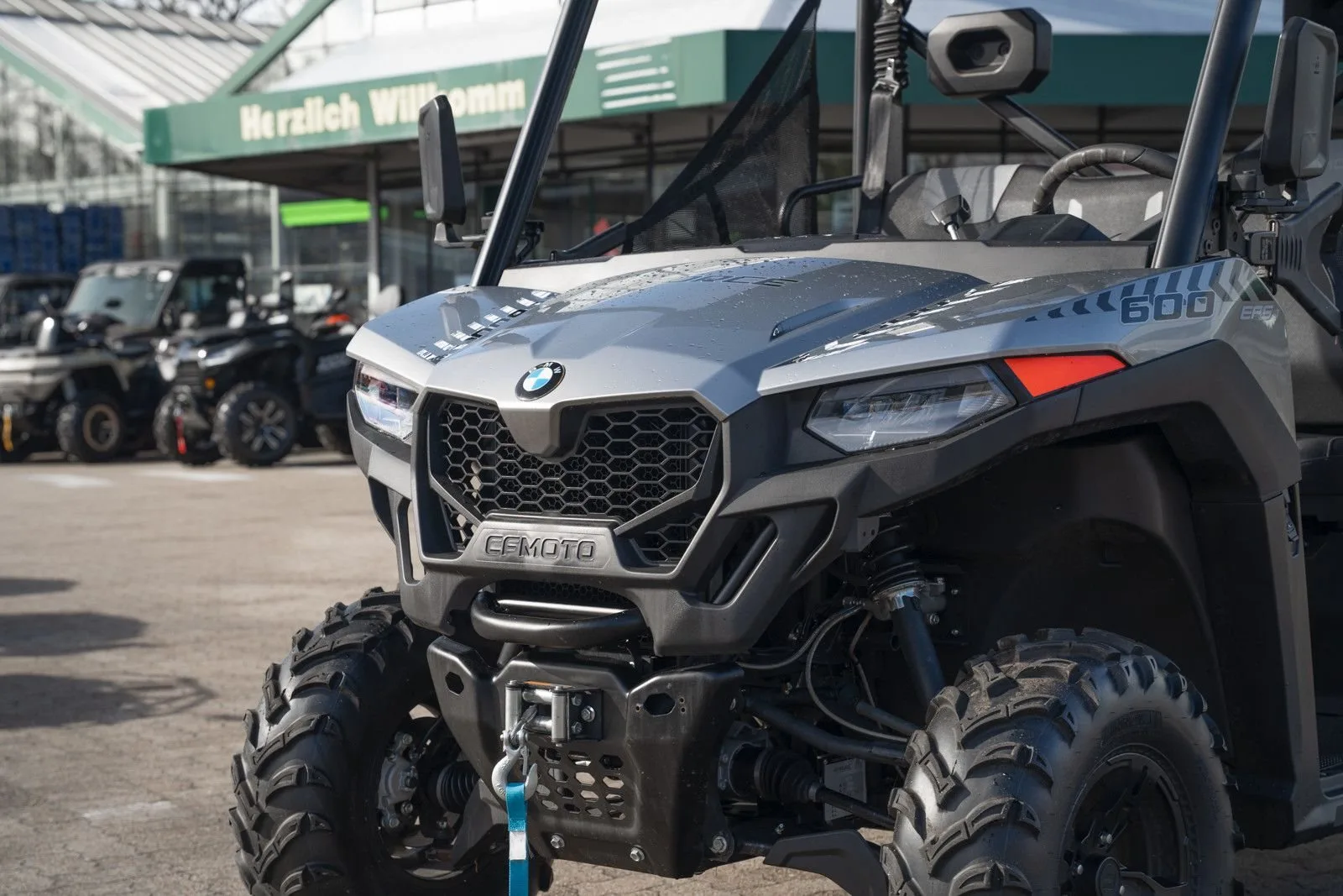 CFMOTO UForce 600