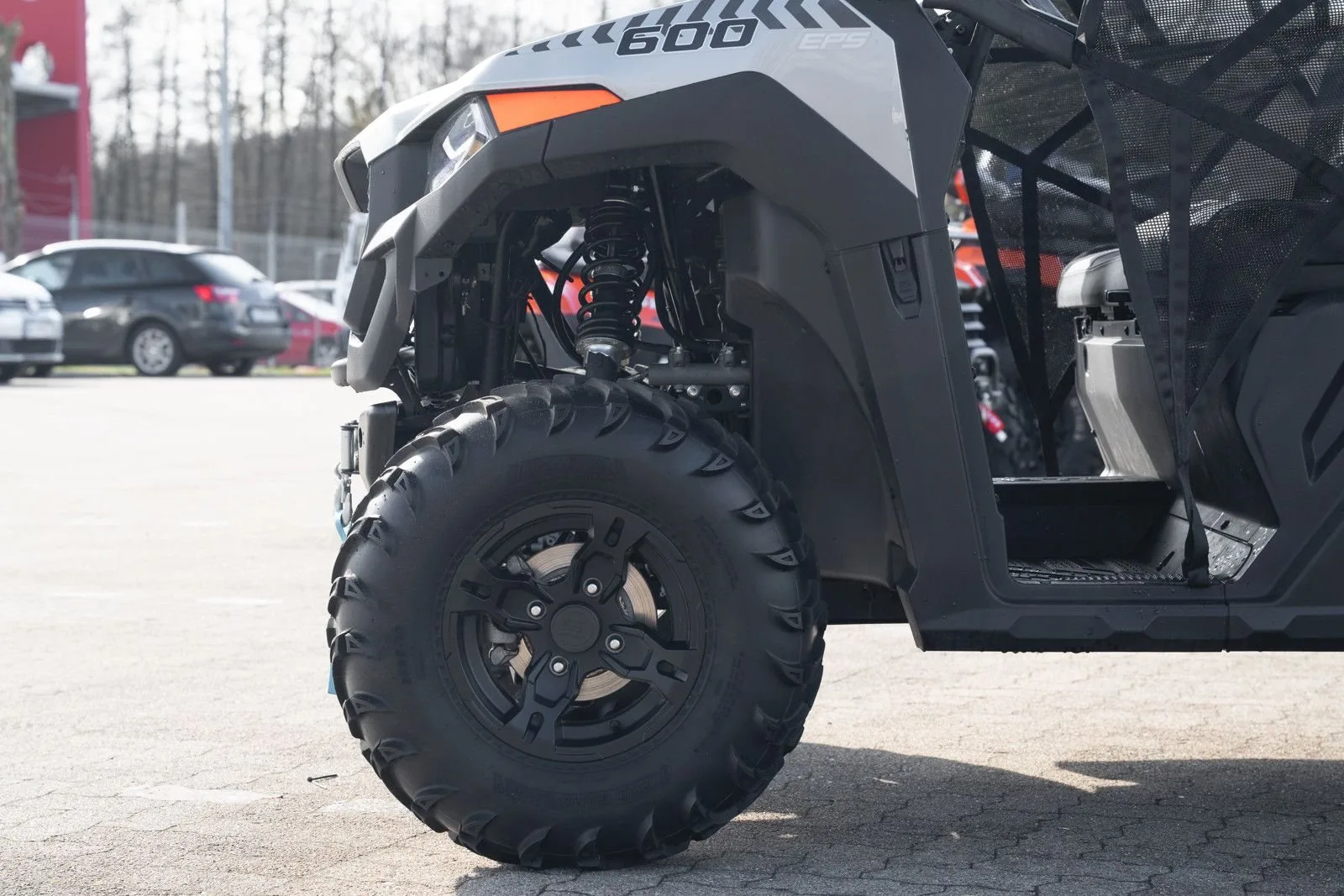CFMOTO UForce 600