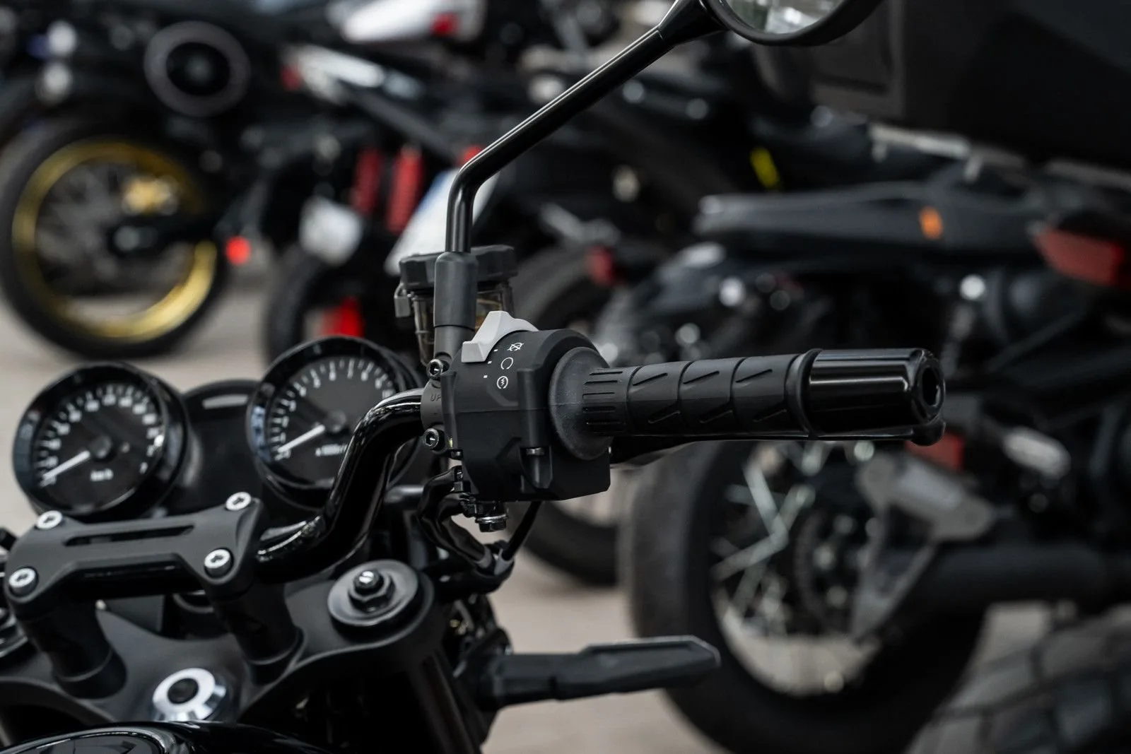 Kawasaki Z900 RS Black Ball Edition
