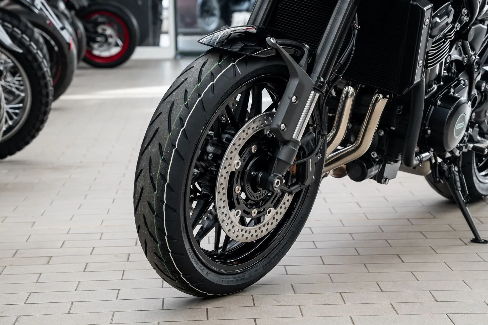 Kawasaki Z900 RS Black Ball Edition