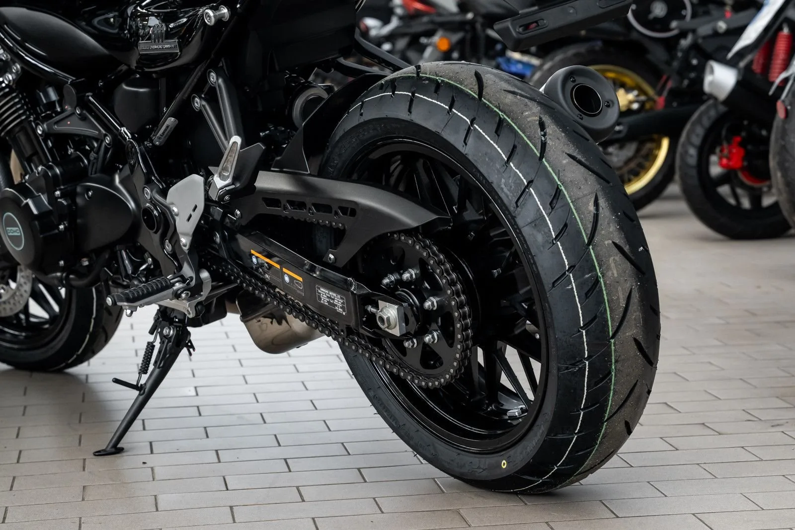 Kawasaki Z900 RS Black Ball Edition