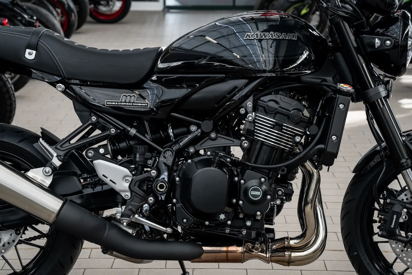 Kawasaki Z900 RS Black Ball Edition