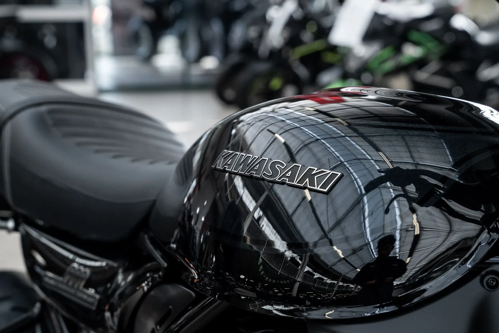 Kawasaki Z900 RS Black Ball Edition