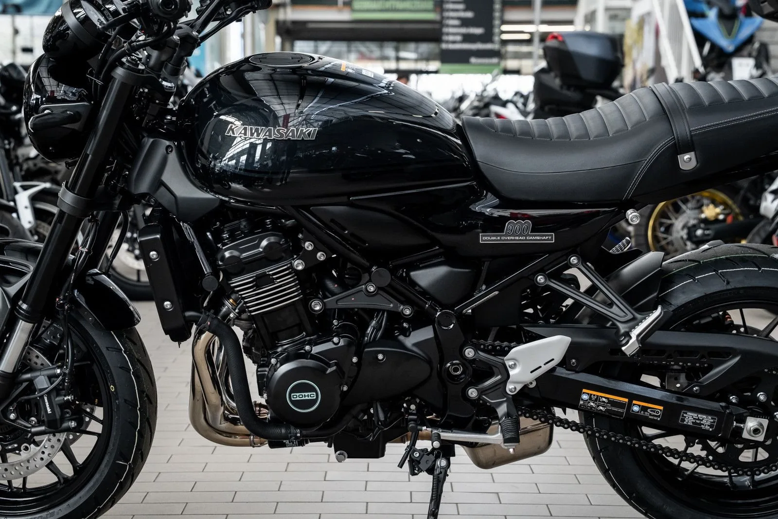 Kawasaki Z900 RS Black Ball Edition