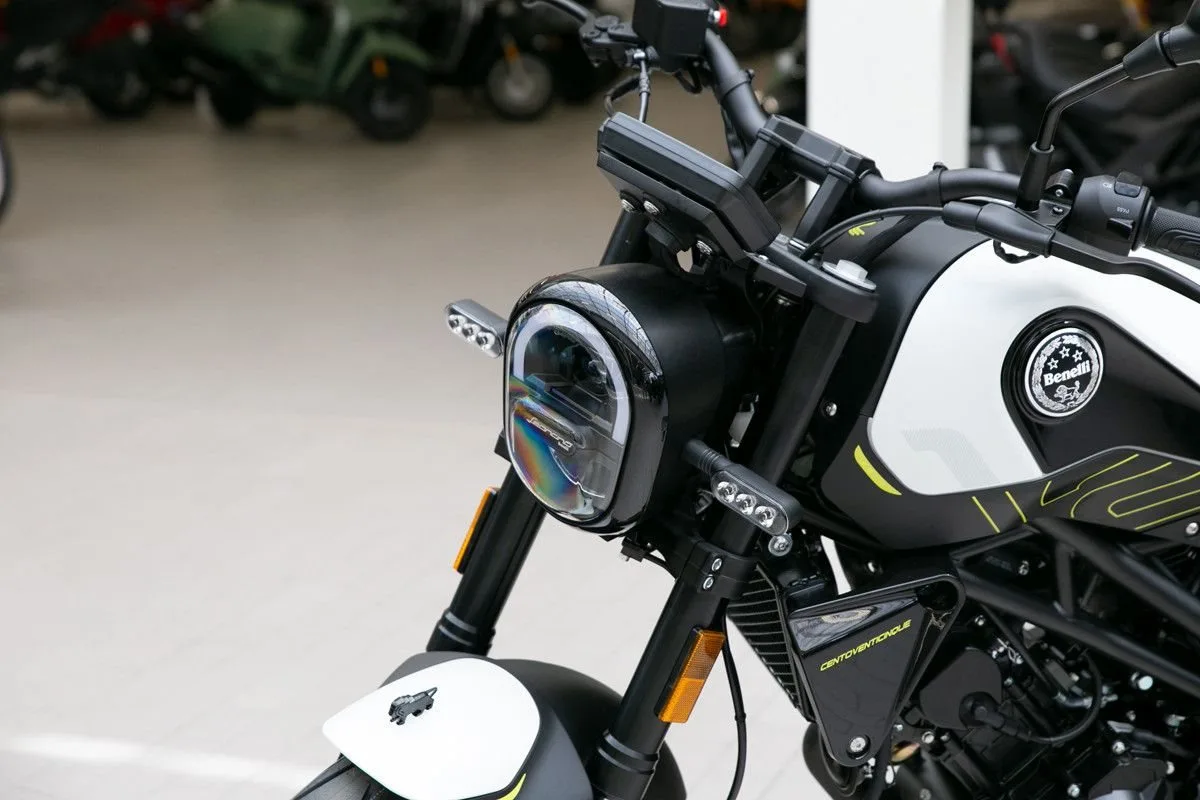 Benelli Leoncino 125
