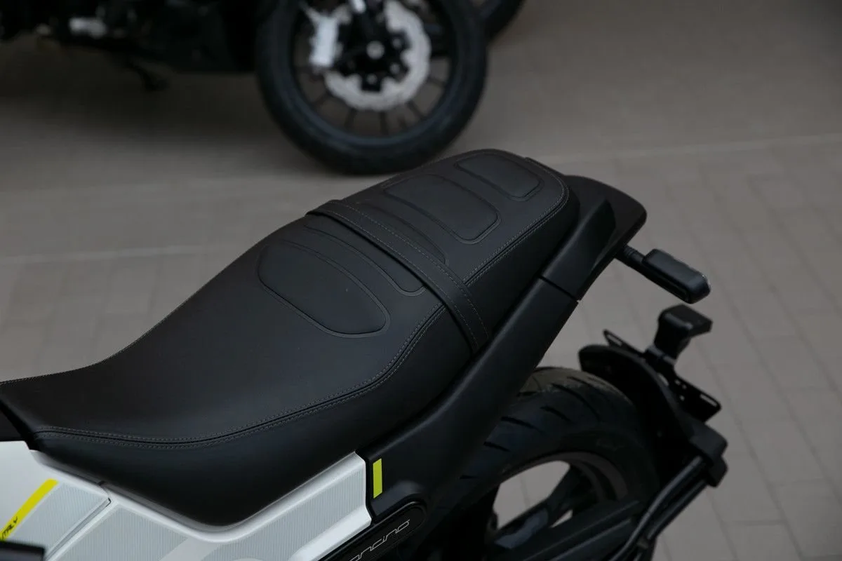 Benelli Leoncino 125