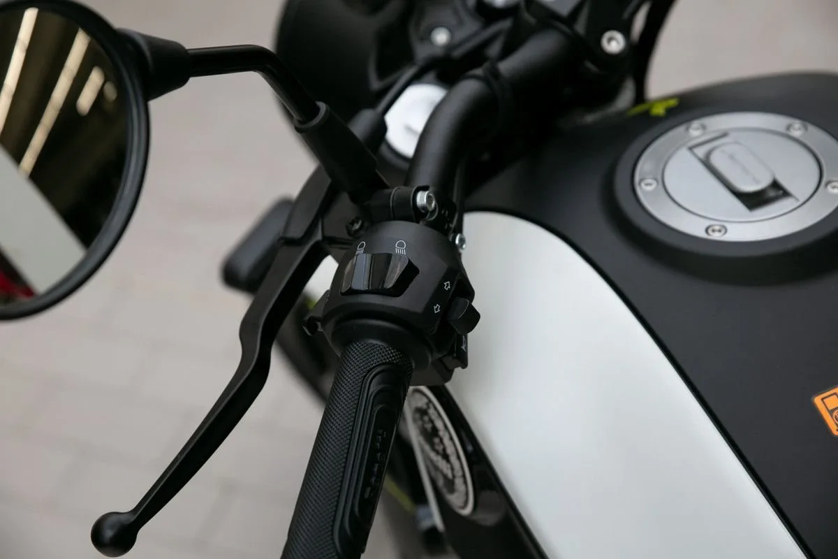 Benelli Leoncino 125