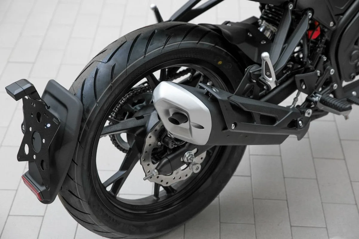 Benelli Leoncino 125
