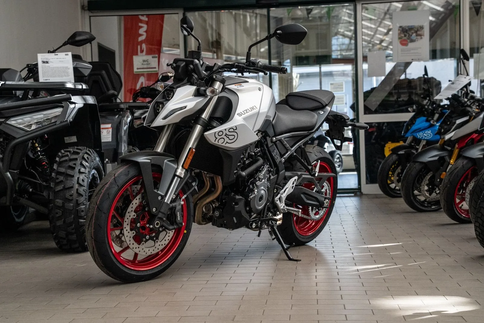 Suzuki GSX-8S
