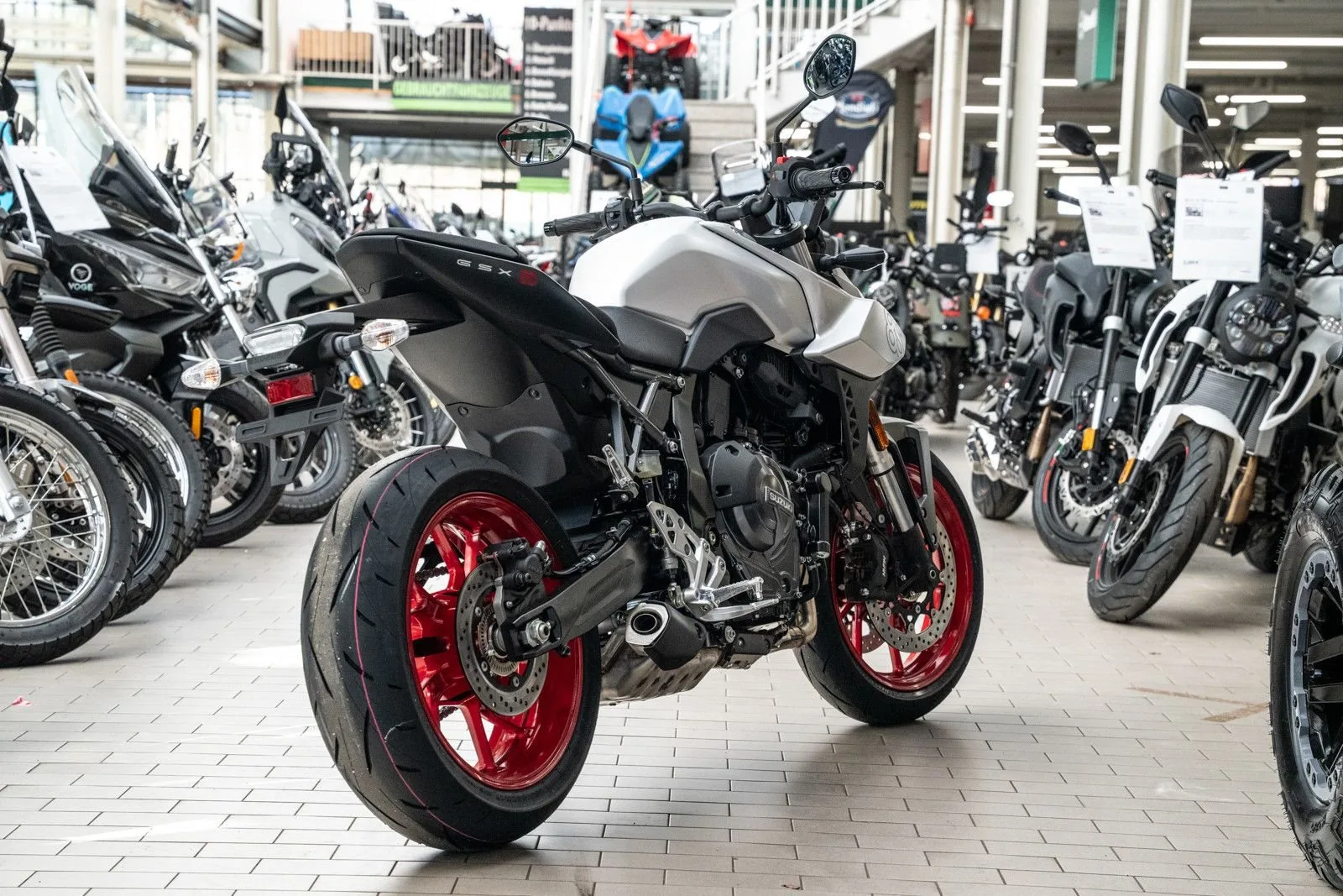 Suzuki GSX-8S