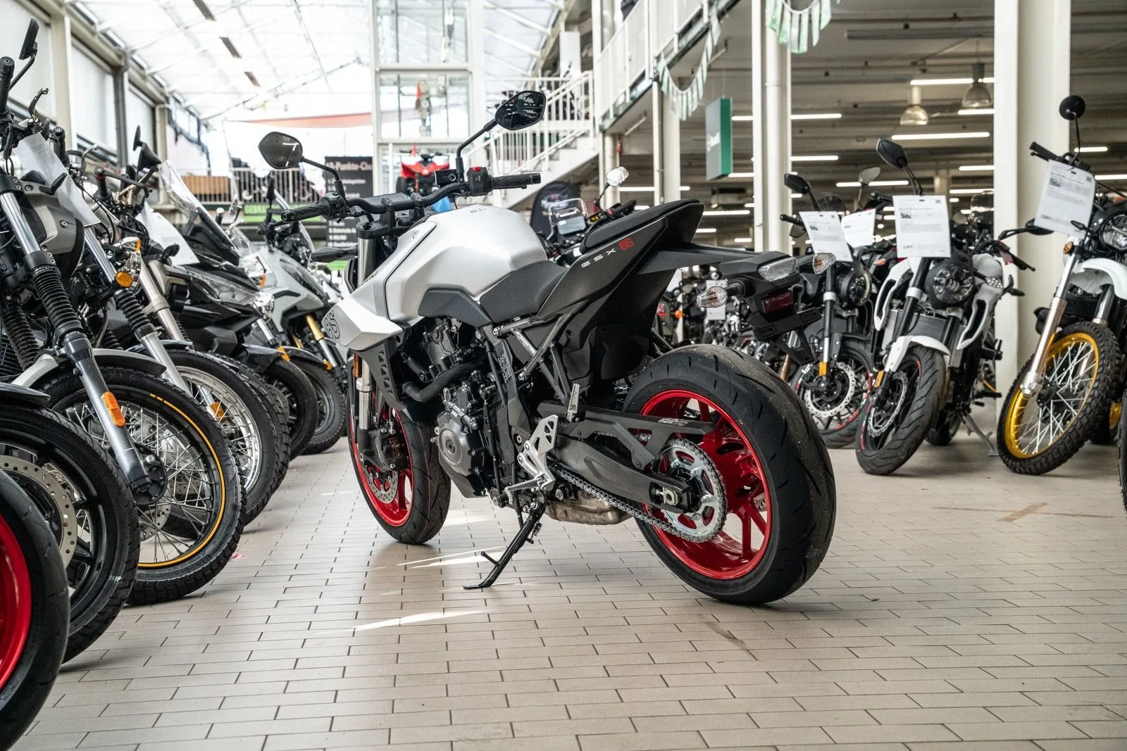 Suzuki GSX-8S