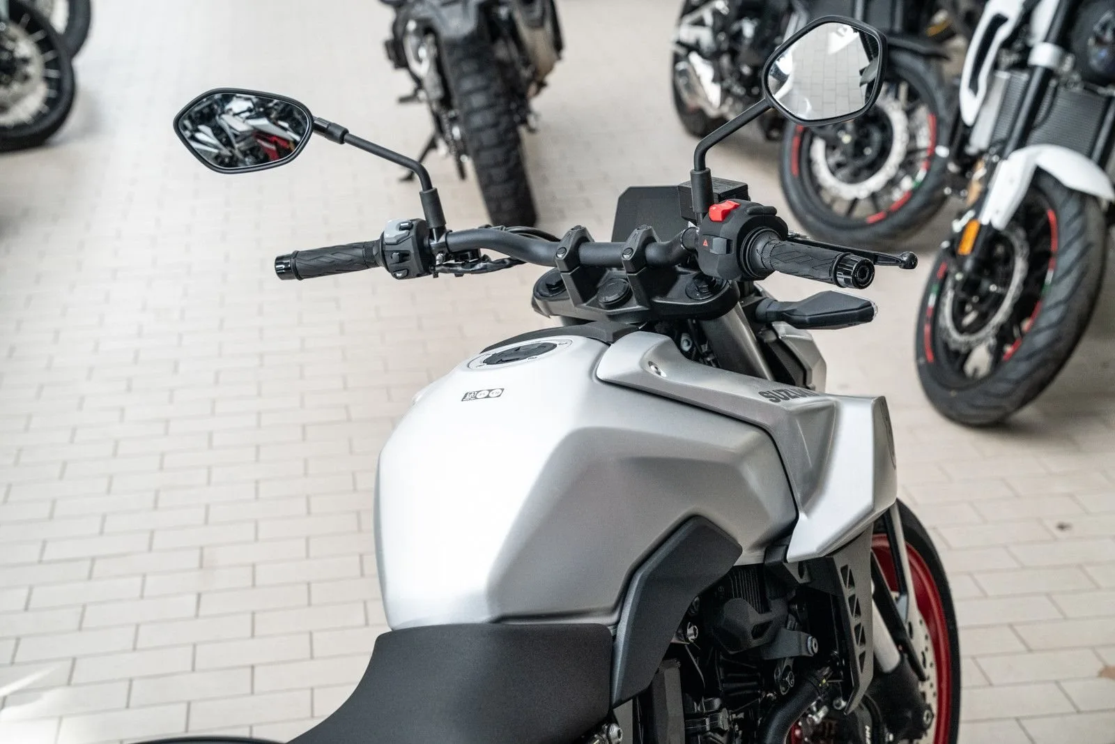 Suzuki GSX-8S