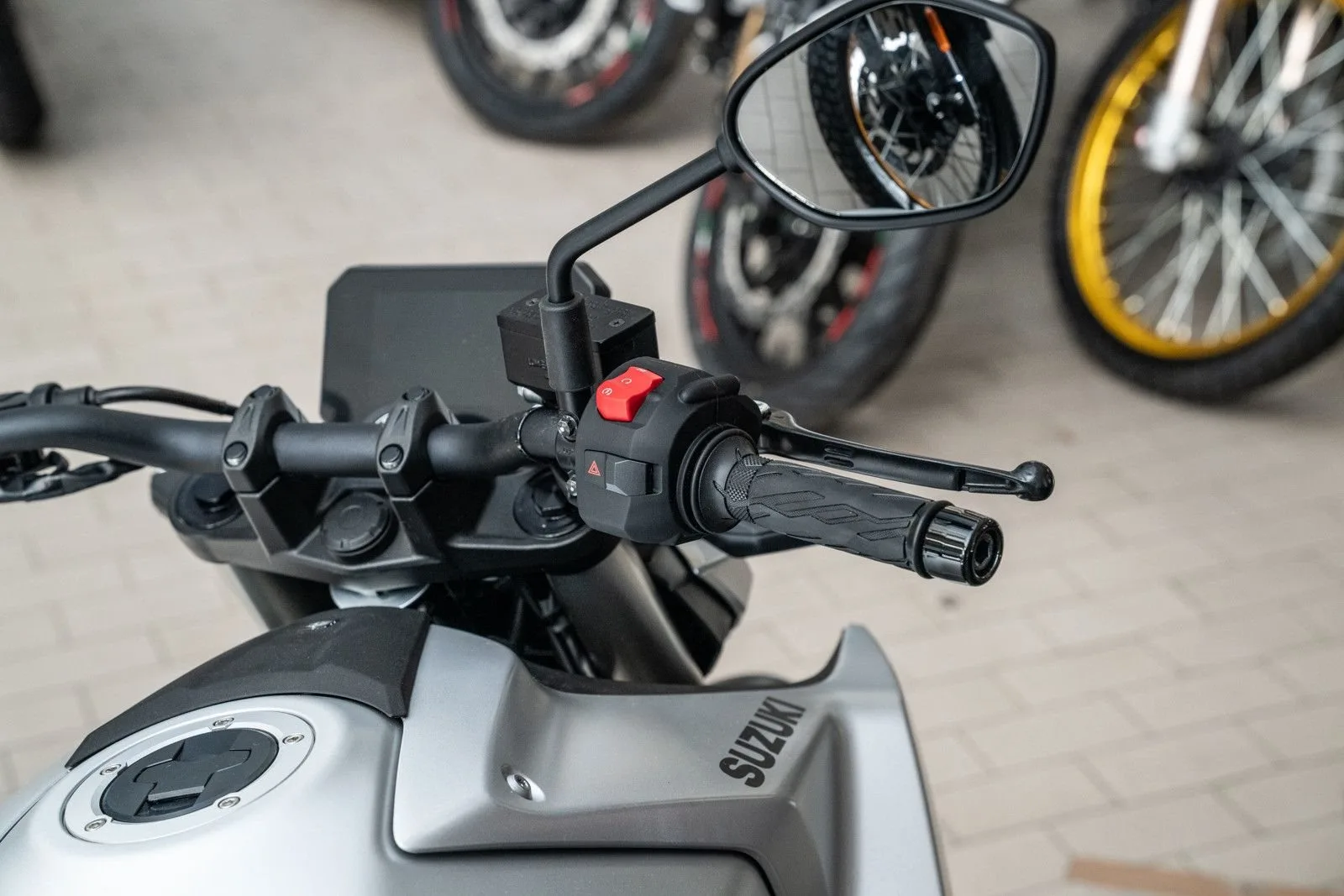Suzuki GSX-8S