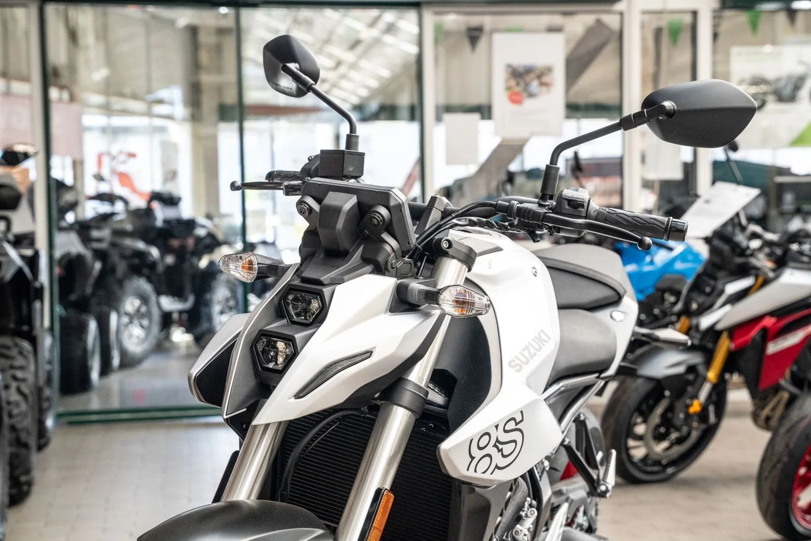 Suzuki GSX-8S