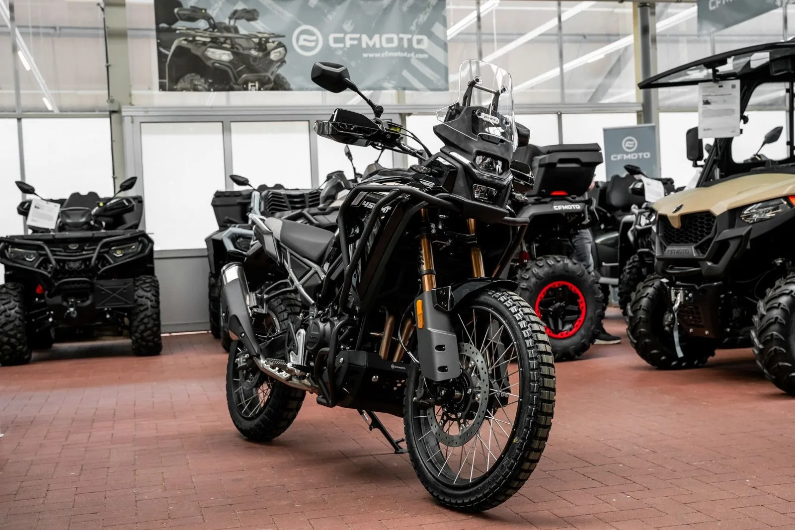 CFMOTO 450MT
